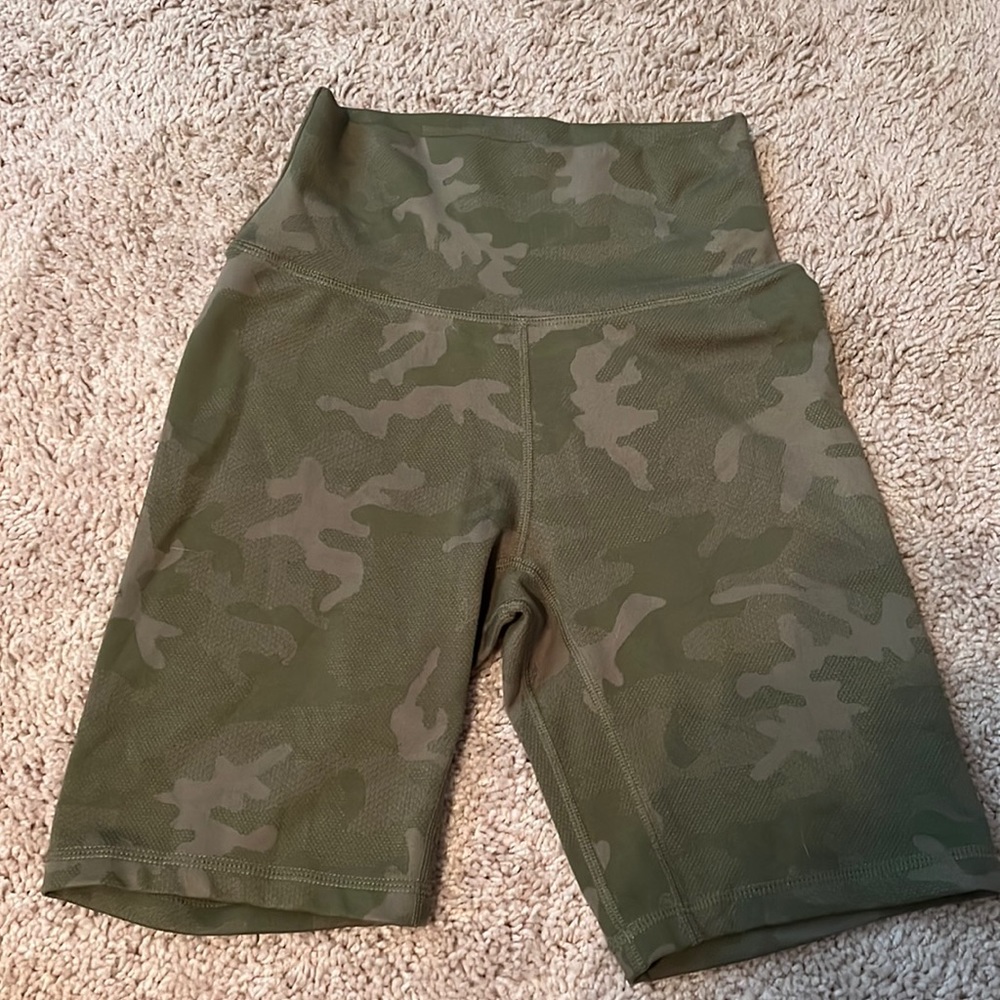 Ptula Green Camo shorts